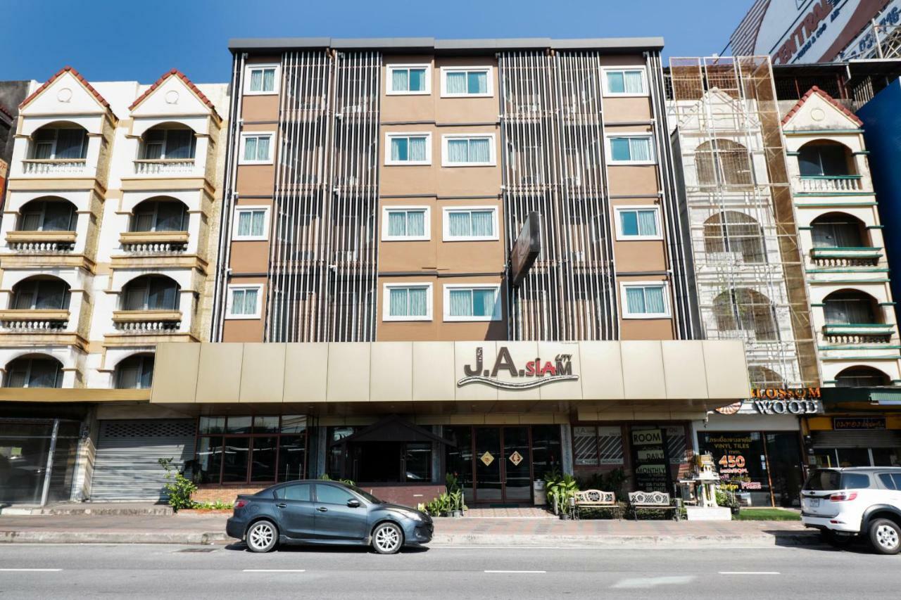 Oyo 120 Ja Siam City Near Bangkok Hospital Pattaya Exterior photo